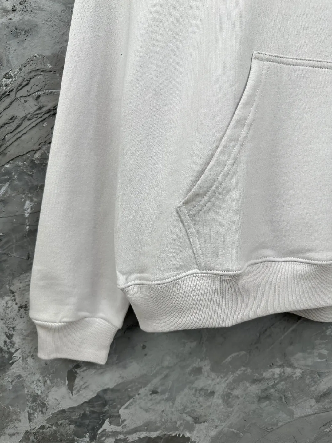 BALENCI*GA . . . . . . 460g . Same Style -Color：Black Cream White -SIZE：Xs S M L 8991#